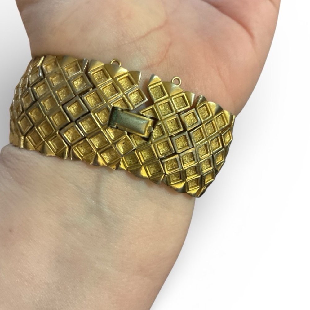 Hattie Carnegie Gold Tone Woven Panel Link Bracelet - Picture 2 of 5